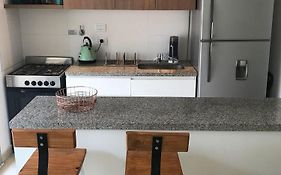 Perla Escondida ahora renovado! patios y parrilla privada, pileta compartida